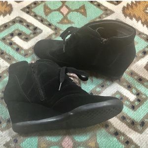 Aerosoles Fitness Wedge Lace-up Suede Booties
